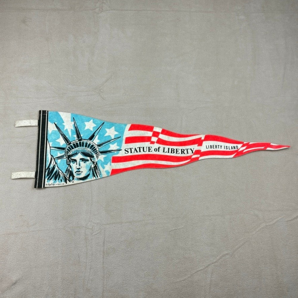 Vintage 1976 25" Statue of Liberty Souvenir‎ Pennant NYC Travel Collectible